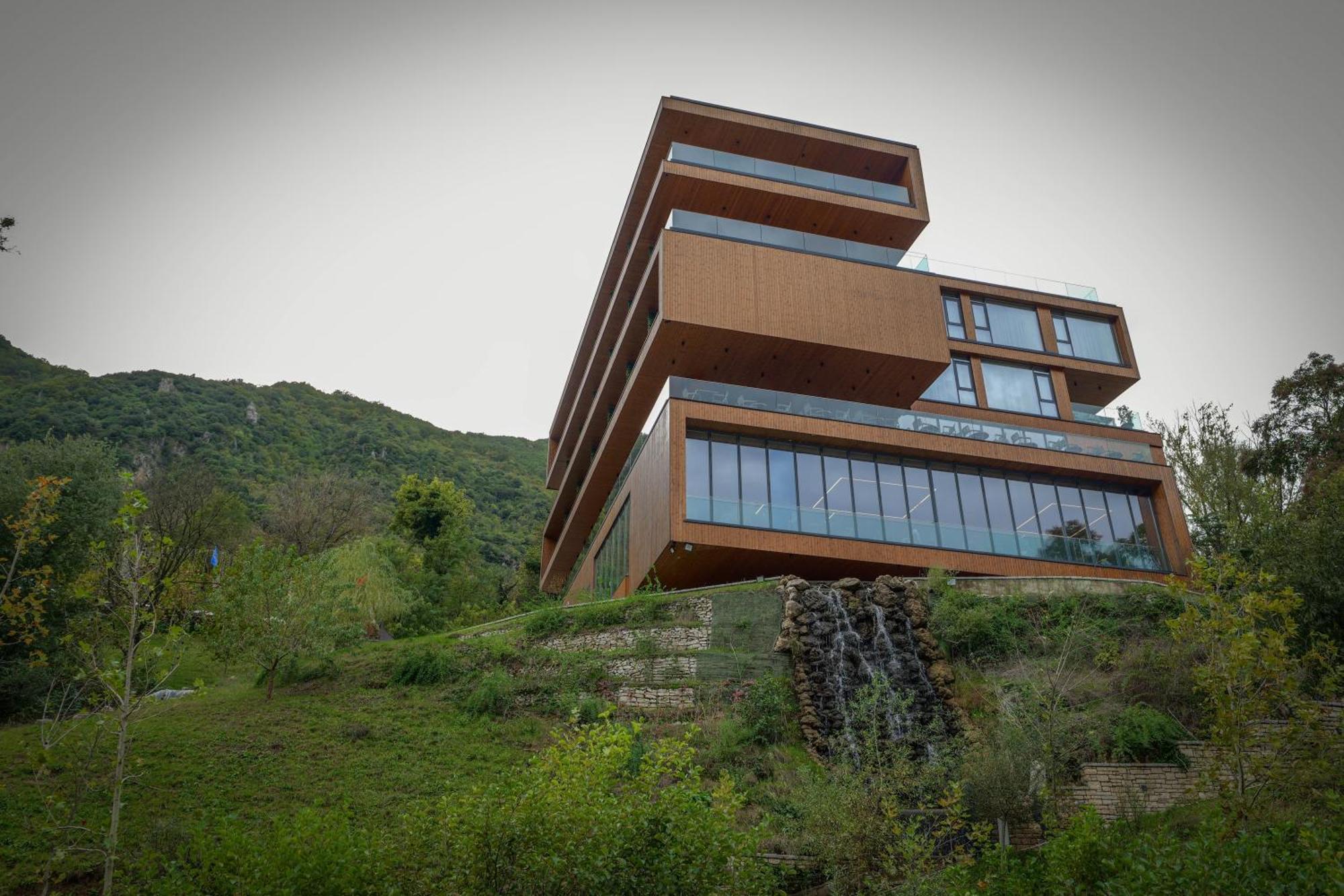 Hotel Uji Ftohte Tepelene Esterno foto
