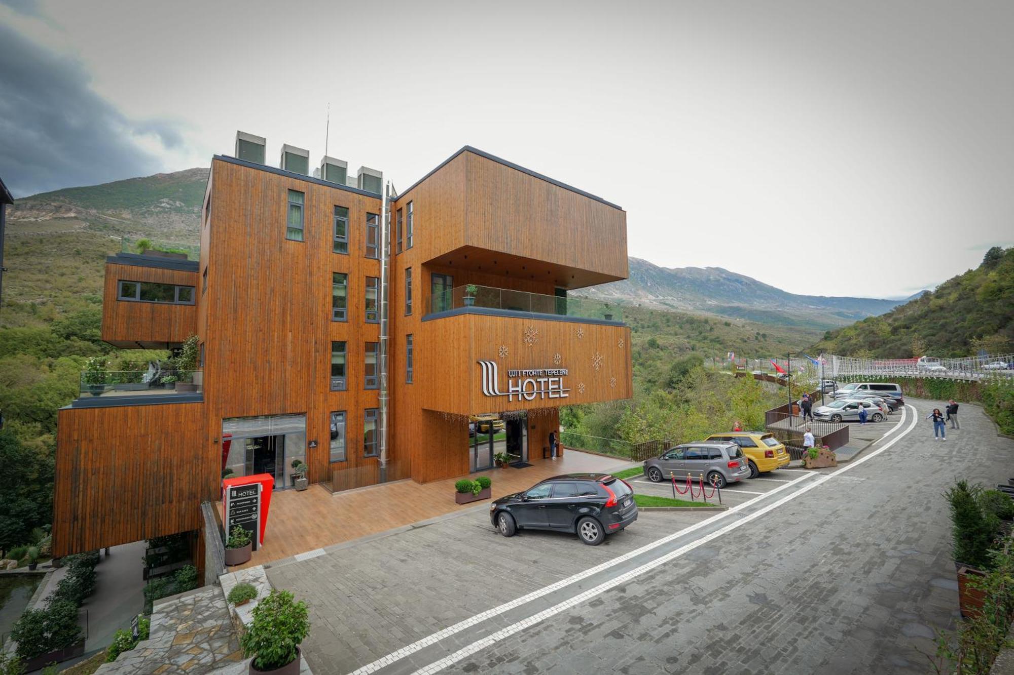 Hotel Uji Ftohte Tepelene Esterno foto