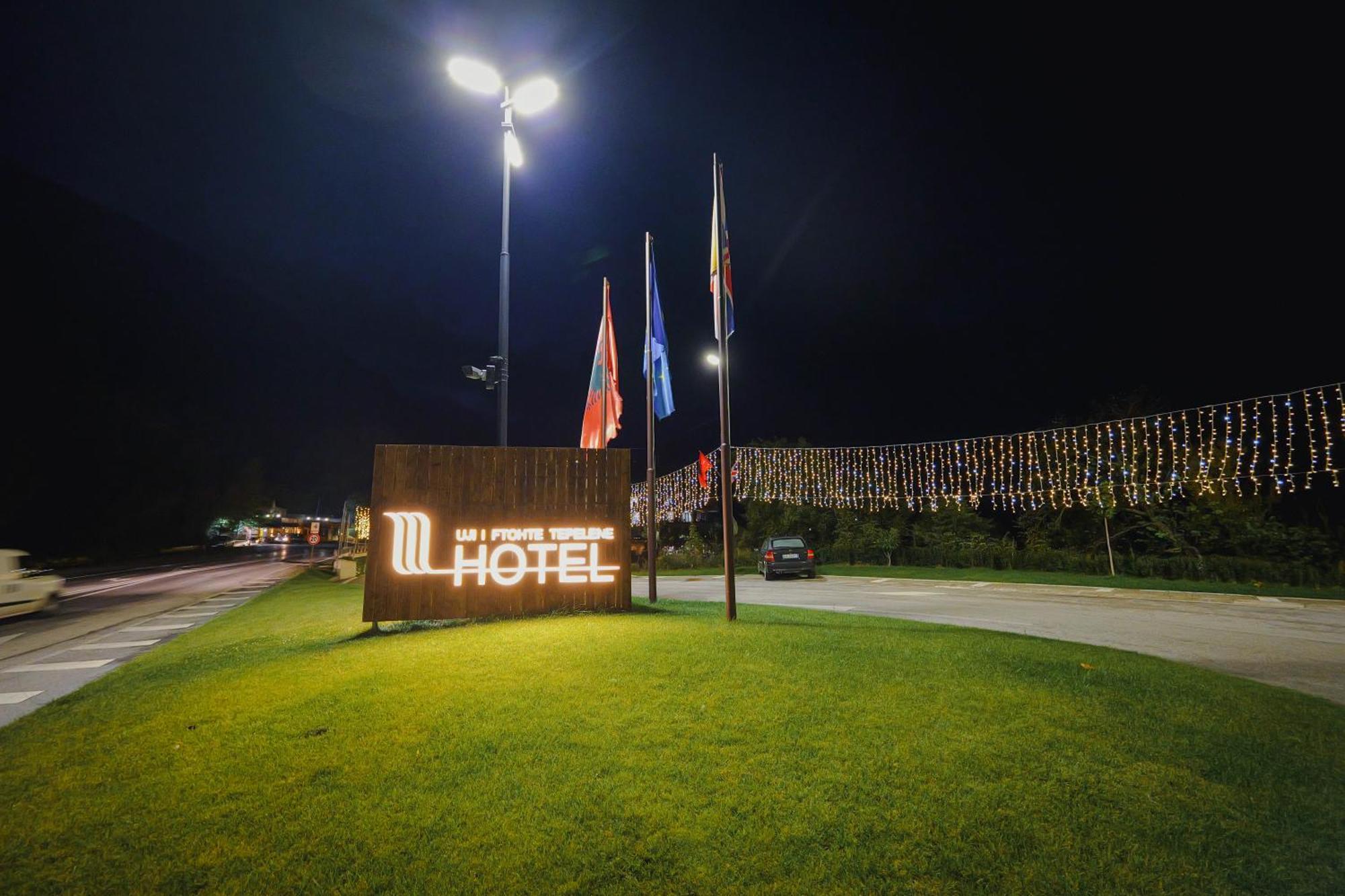 Hotel Uji Ftohte Tepelene Esterno foto