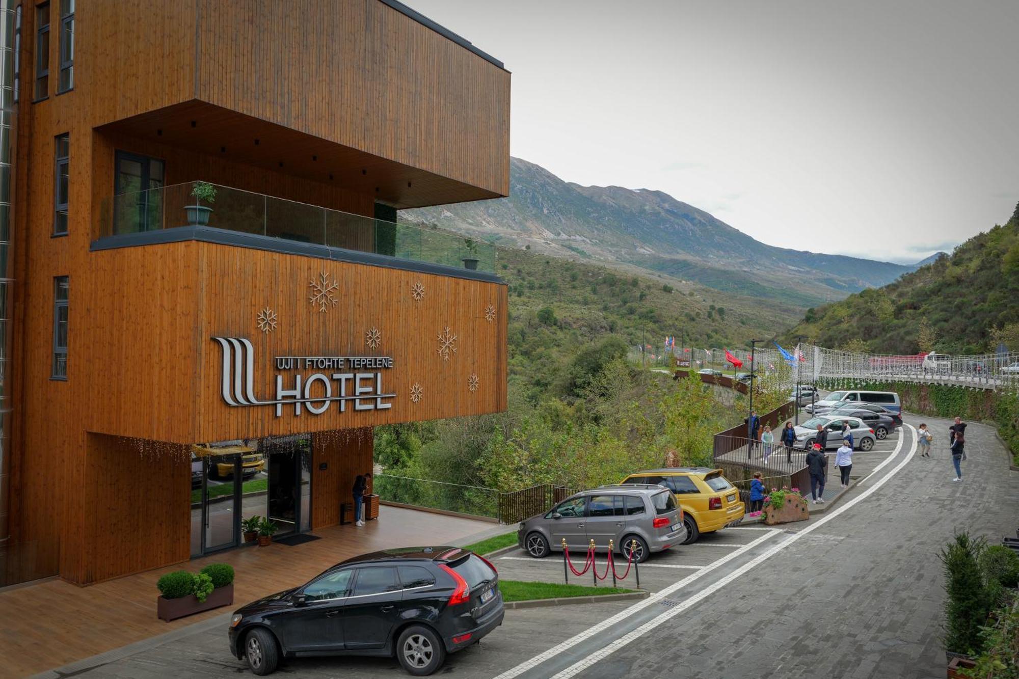 Hotel Uji Ftohte Tepelene Esterno foto