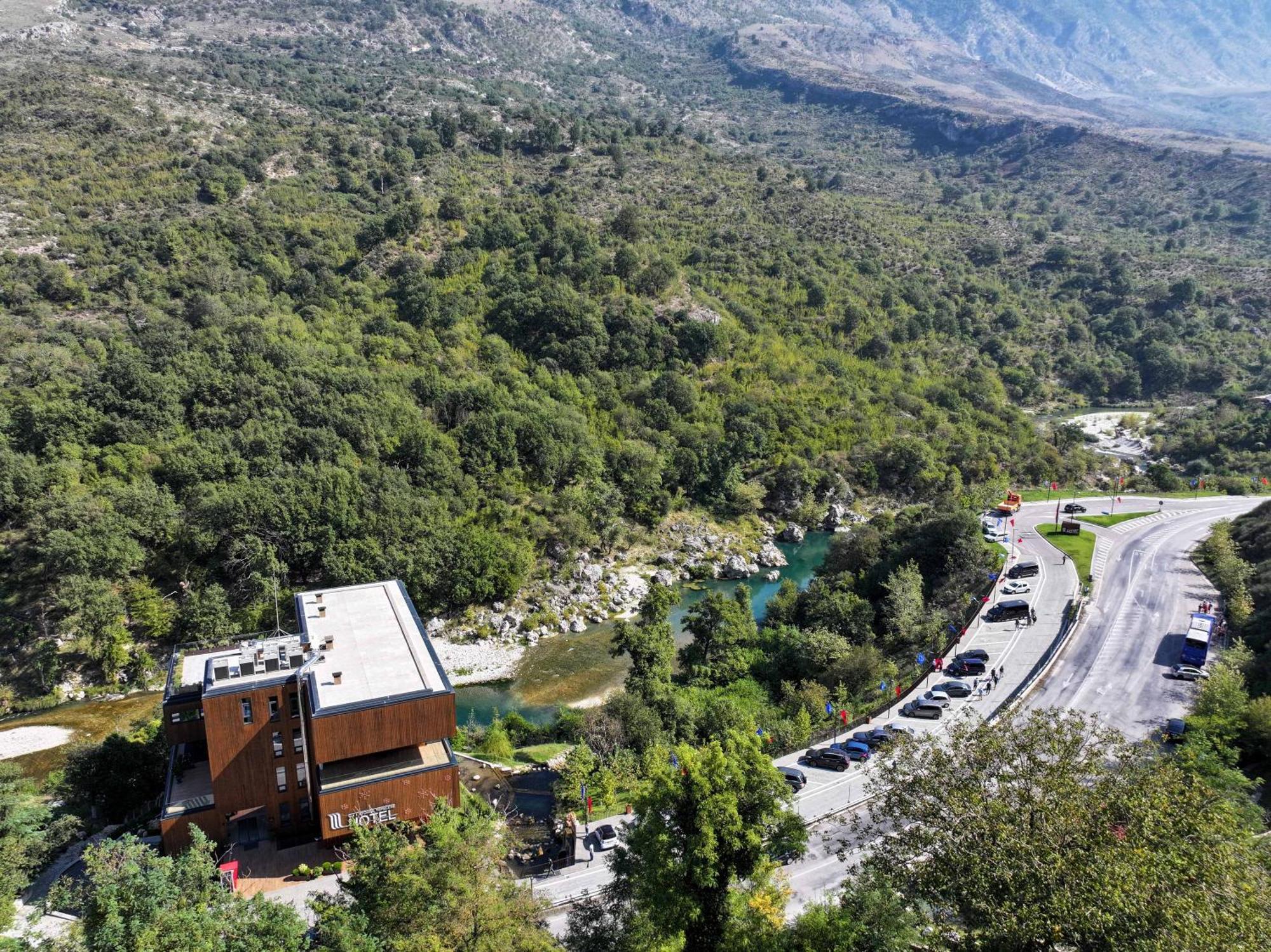 Hotel Uji Ftohte Tepelene Esterno foto