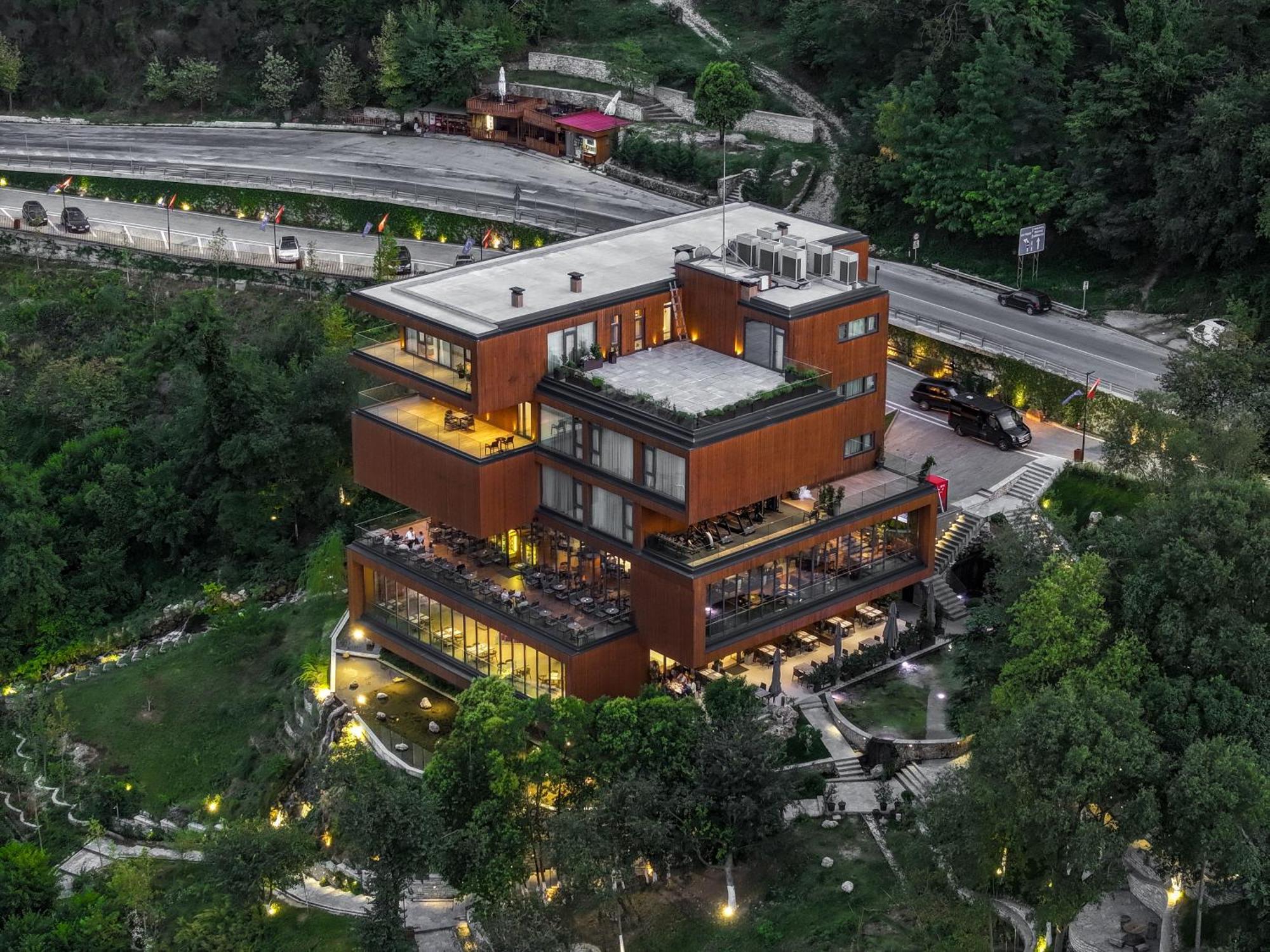 Hotel Uji Ftohte Tepelene Esterno foto