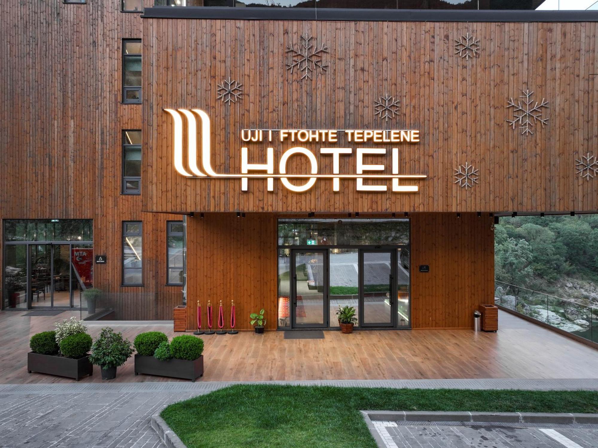 Hotel Uji Ftohte Tepelene Esterno foto
