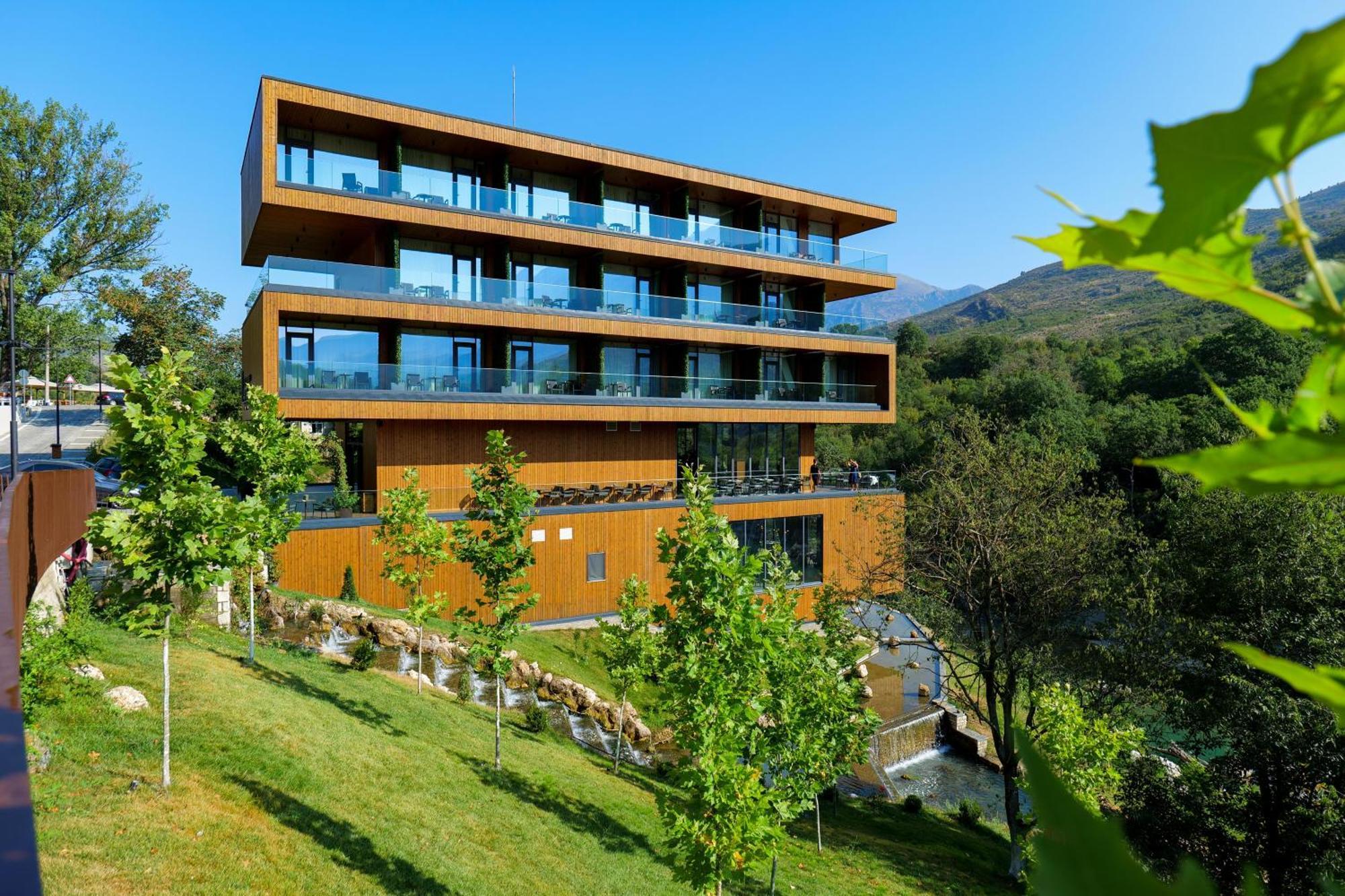Hotel Uji Ftohte Tepelene Esterno foto